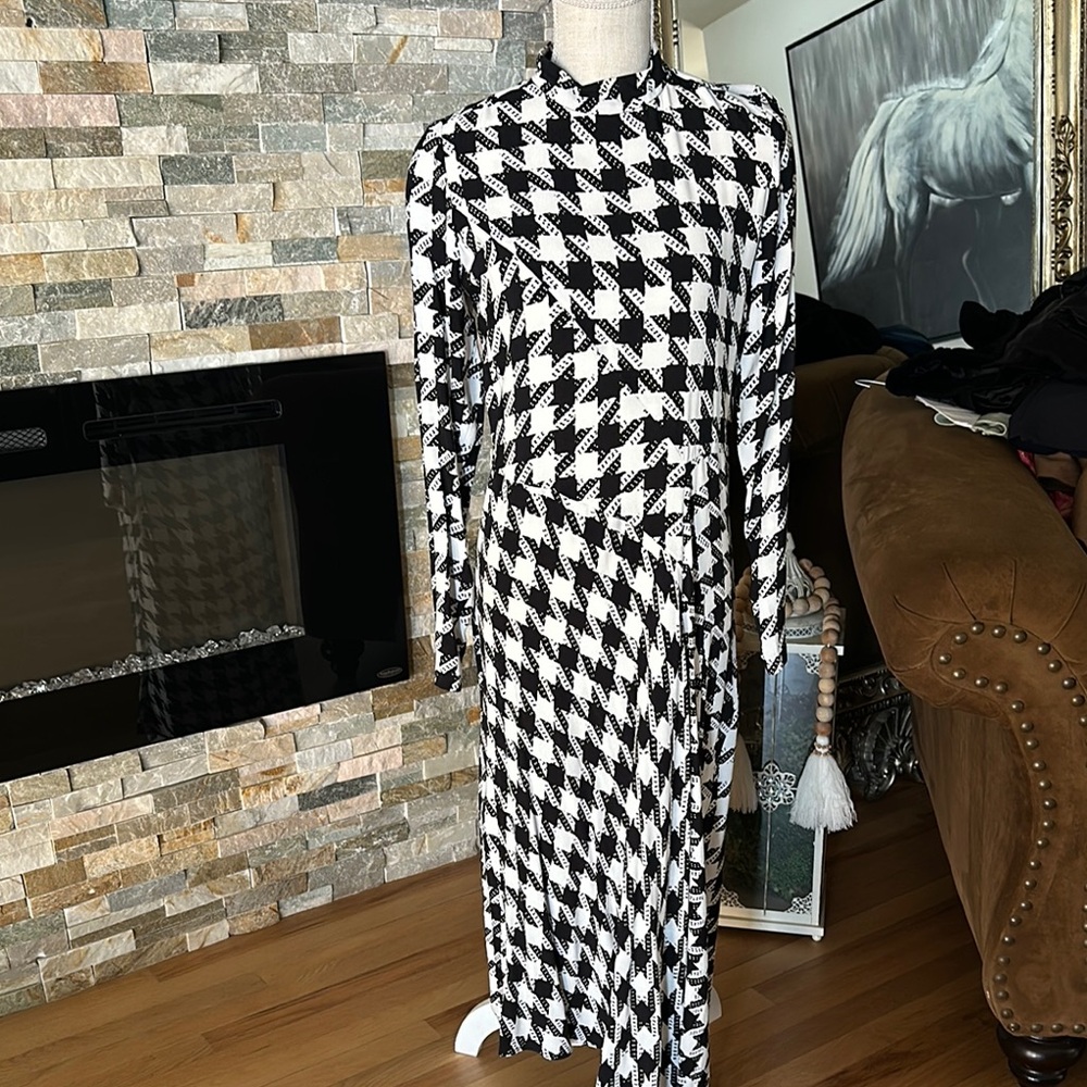 Ann Taylor Black and White Houndstooth Dress